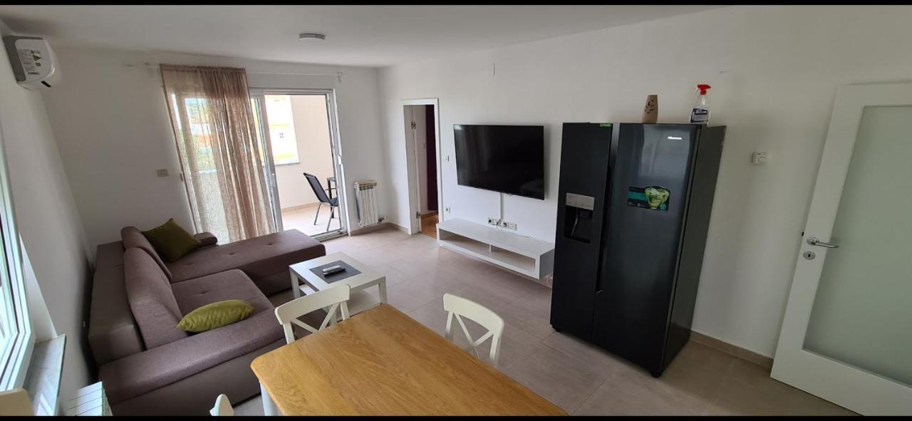 Apartments Vedran Punat Exterior photo